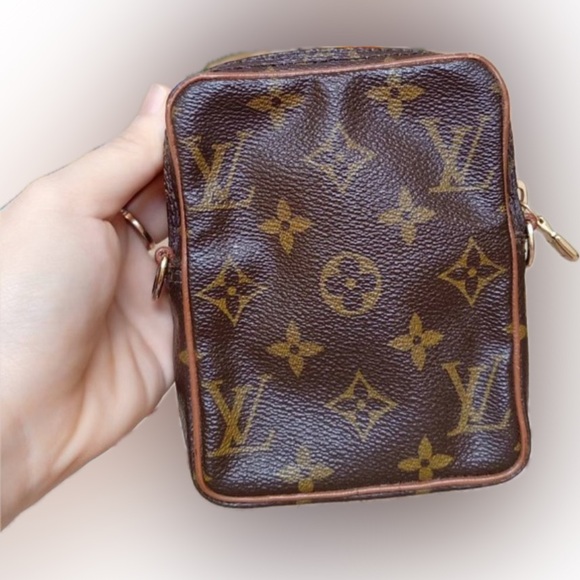 Sale $222 !! 
Authentic Rare!! Louise Vuitton Danube Mini Monogram. 834 - Picture 2 of 14